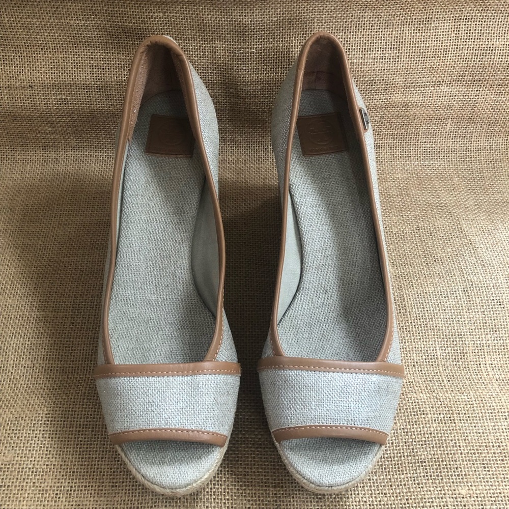 TORY BURCH Majorca Espadrille Wedge Sz 7.5/38 Peep Toe Beige Silver